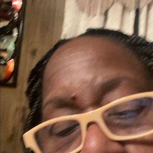 Meet your Posher, Vickie